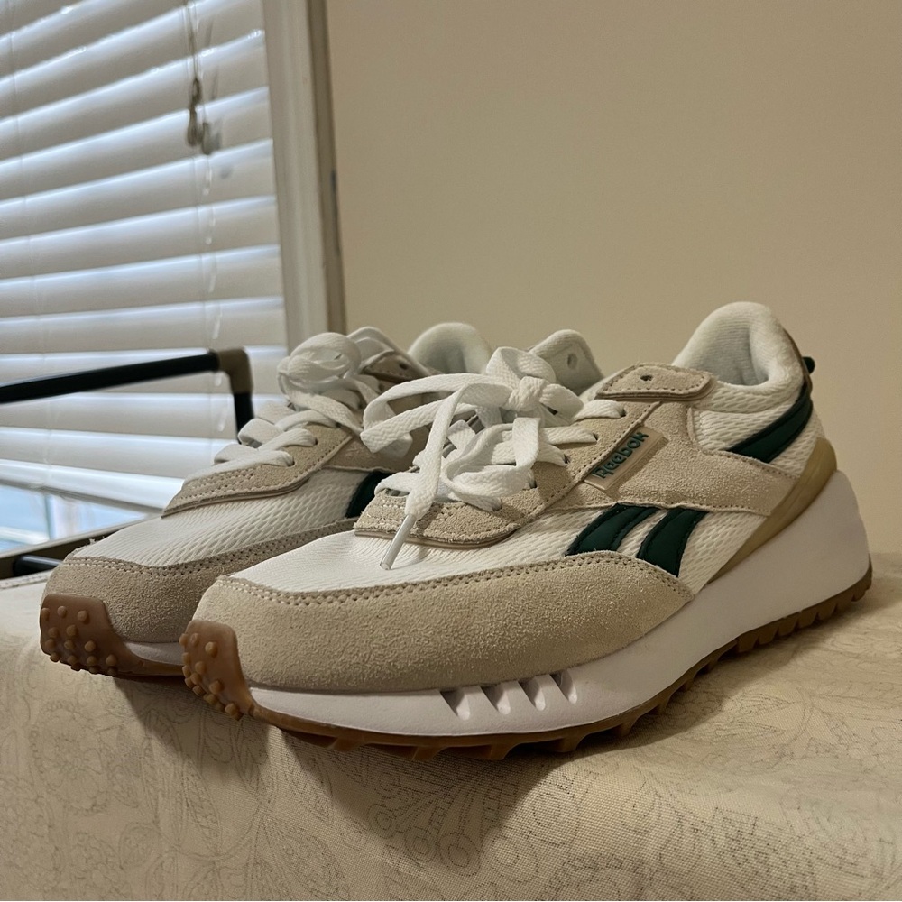 Reebok Retro-Inspired Sneakers | White & Green | Size 7.5M